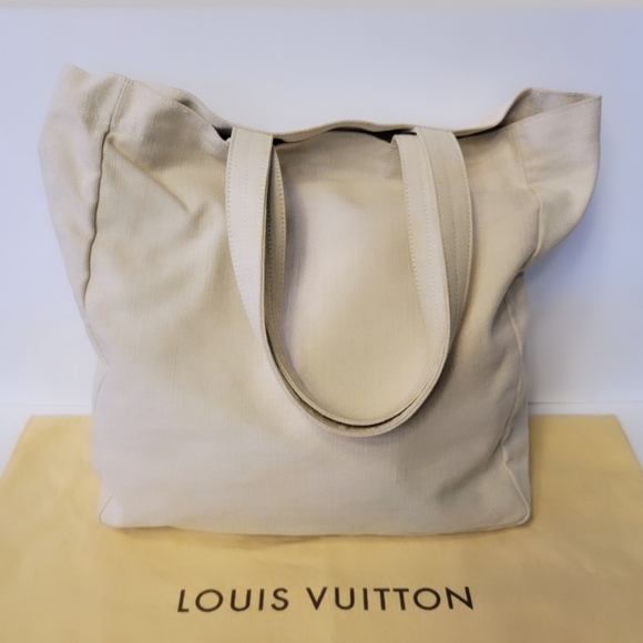 ❌️SOLD❌️LOUIS VUITTON THAT'S LOVE TOTE BAG - Picture 3 of 7